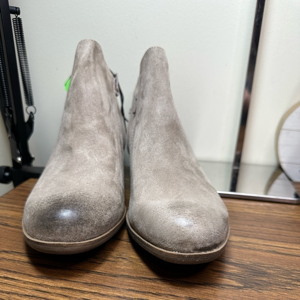 NWT Arizona Jeans Faux Suede Ankle Boots Size 10‎ - Picture 2 of 8